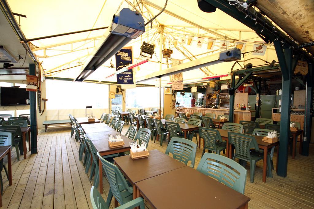 Coast High Country Inn Whitehorse Exteriör bild