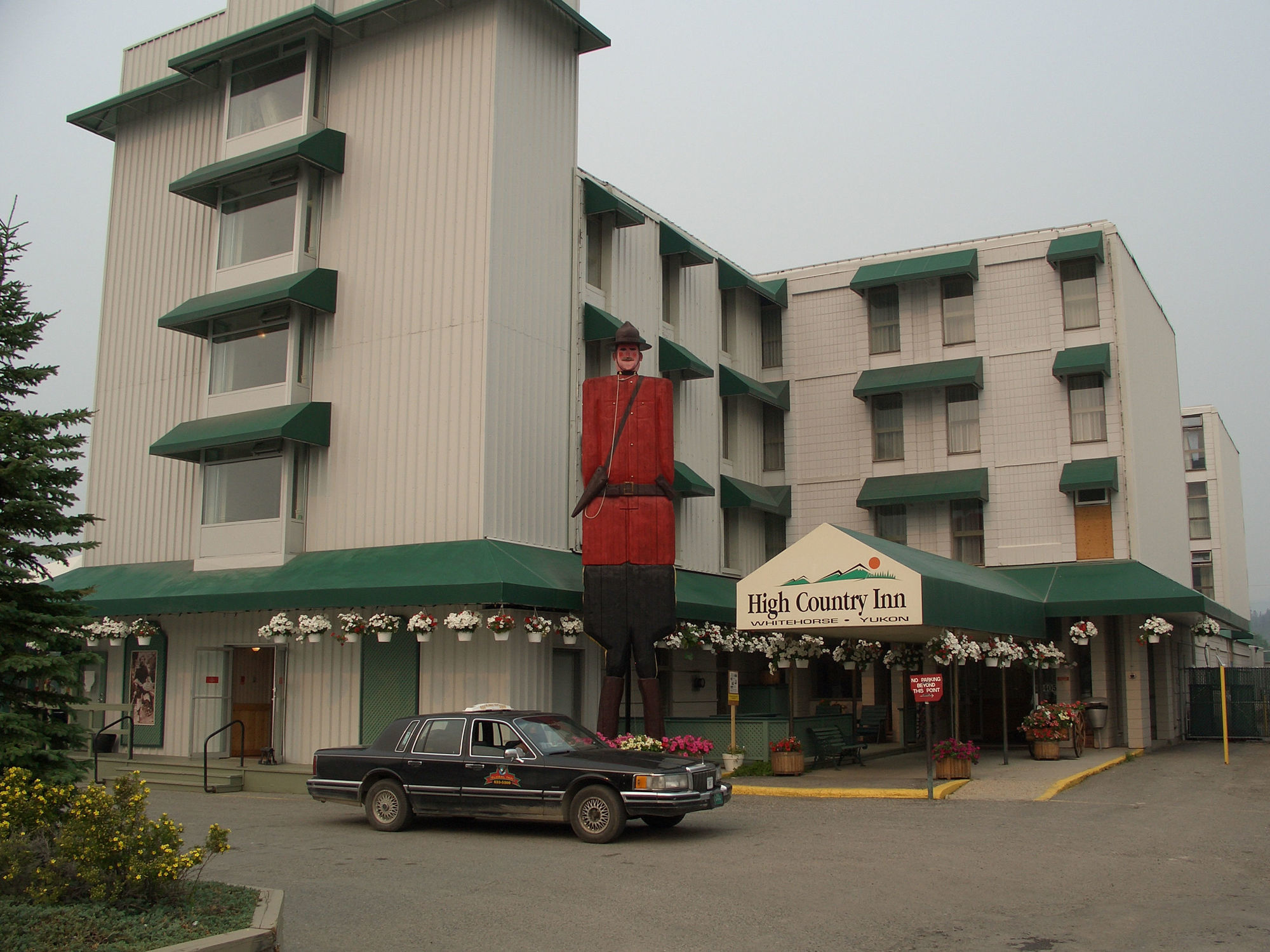 Coast High Country Inn Whitehorse Exteriör bild