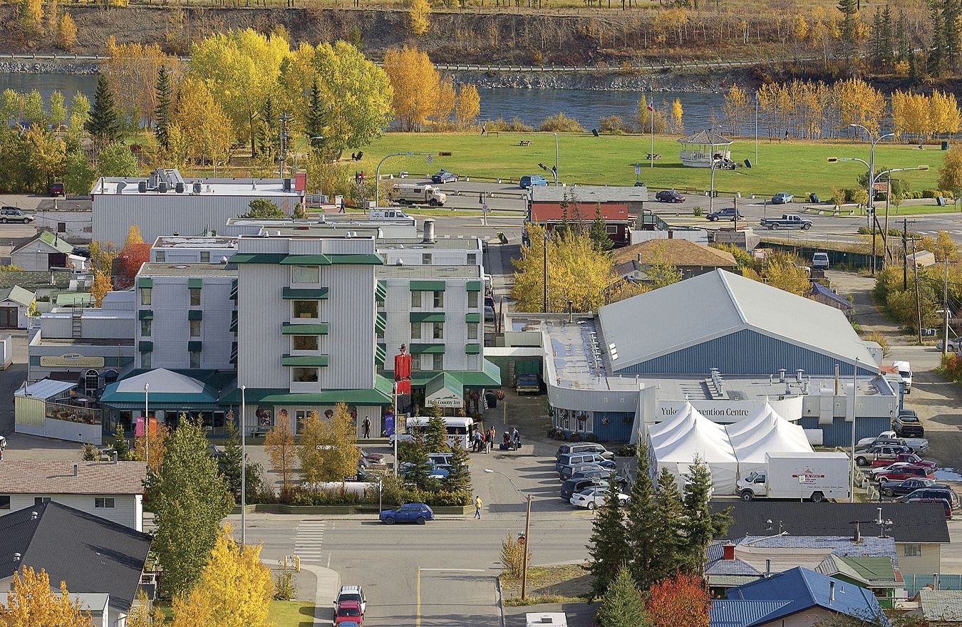 Coast High Country Inn Whitehorse Exteriör bild