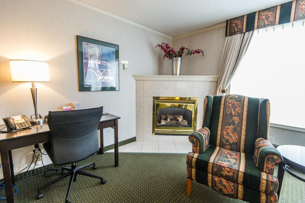 Coast High Country Inn Whitehorse Exteriör bild